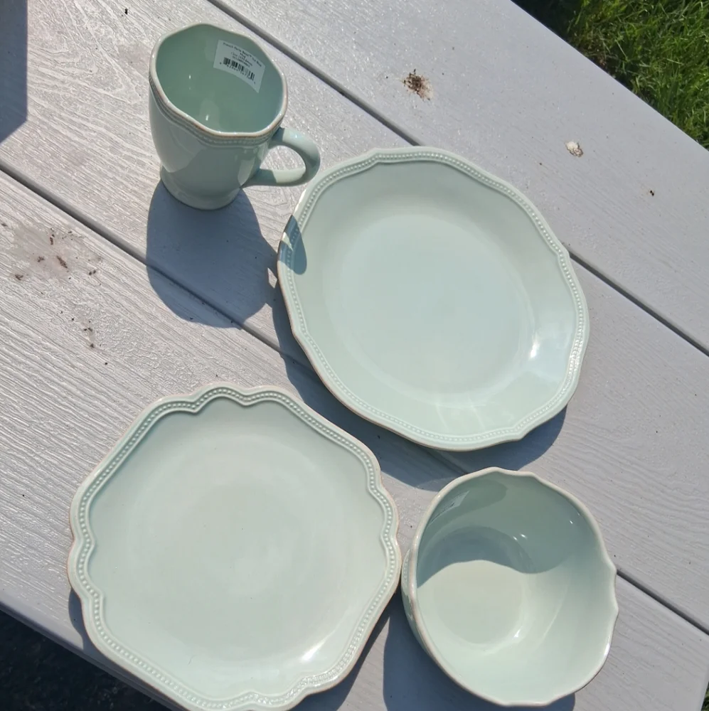 lenox french perle ice blue Bead. 4 Pc Place Setting New In Box